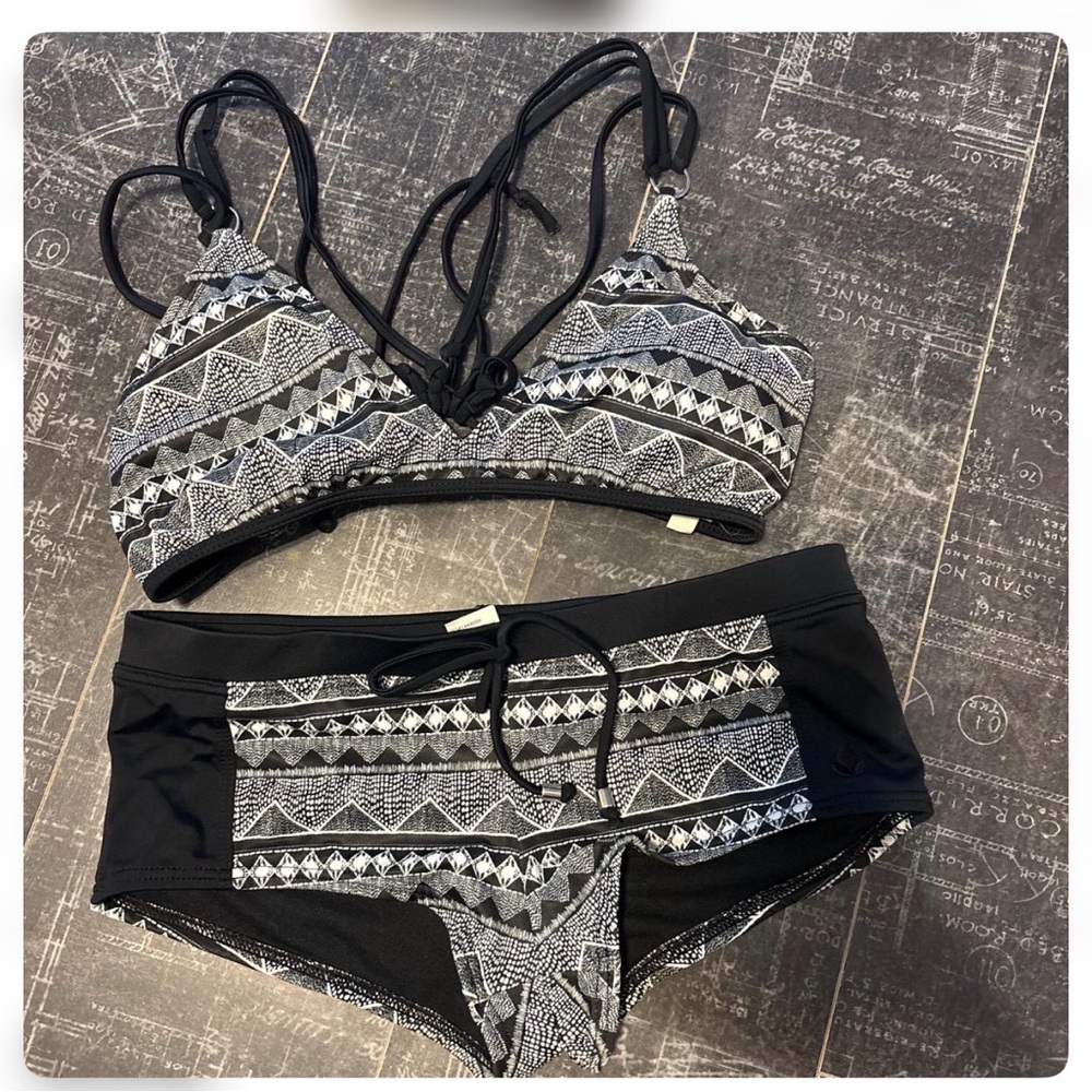 Roxy Black And White Patterned Bikini - image 1